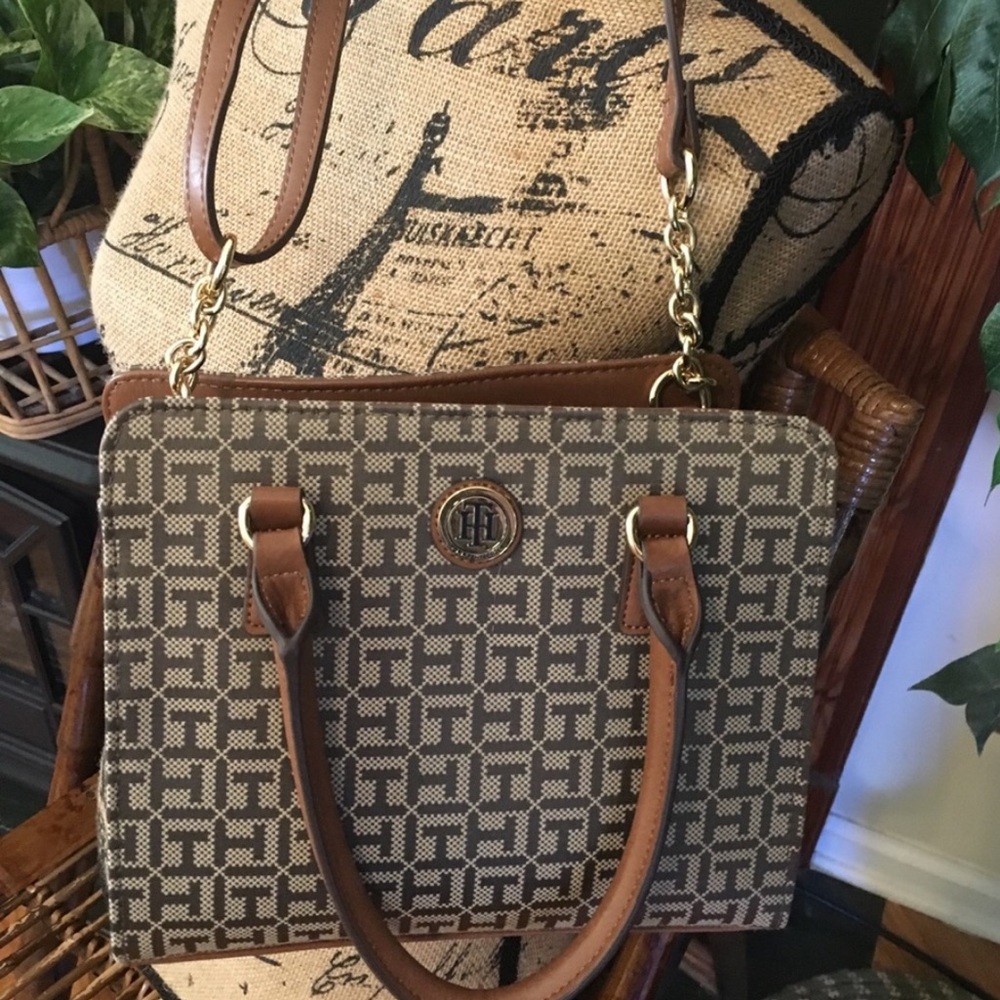 Tommy Hilfiger Crossbody Purse